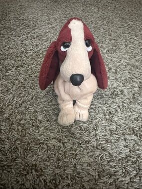 Applause Hush Puppies Basset Hound